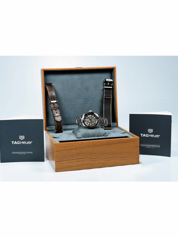 TAG Heuer Autavia 42mm — Special Packaging | Calibre 5 COSC | NUOVO